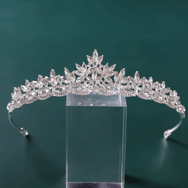 Tiara Coroa T109